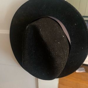Women’s fedora hat